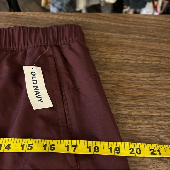 ❤️ NWT Old Navy Men's Burgundy Shorts M - Picture 8 of 11